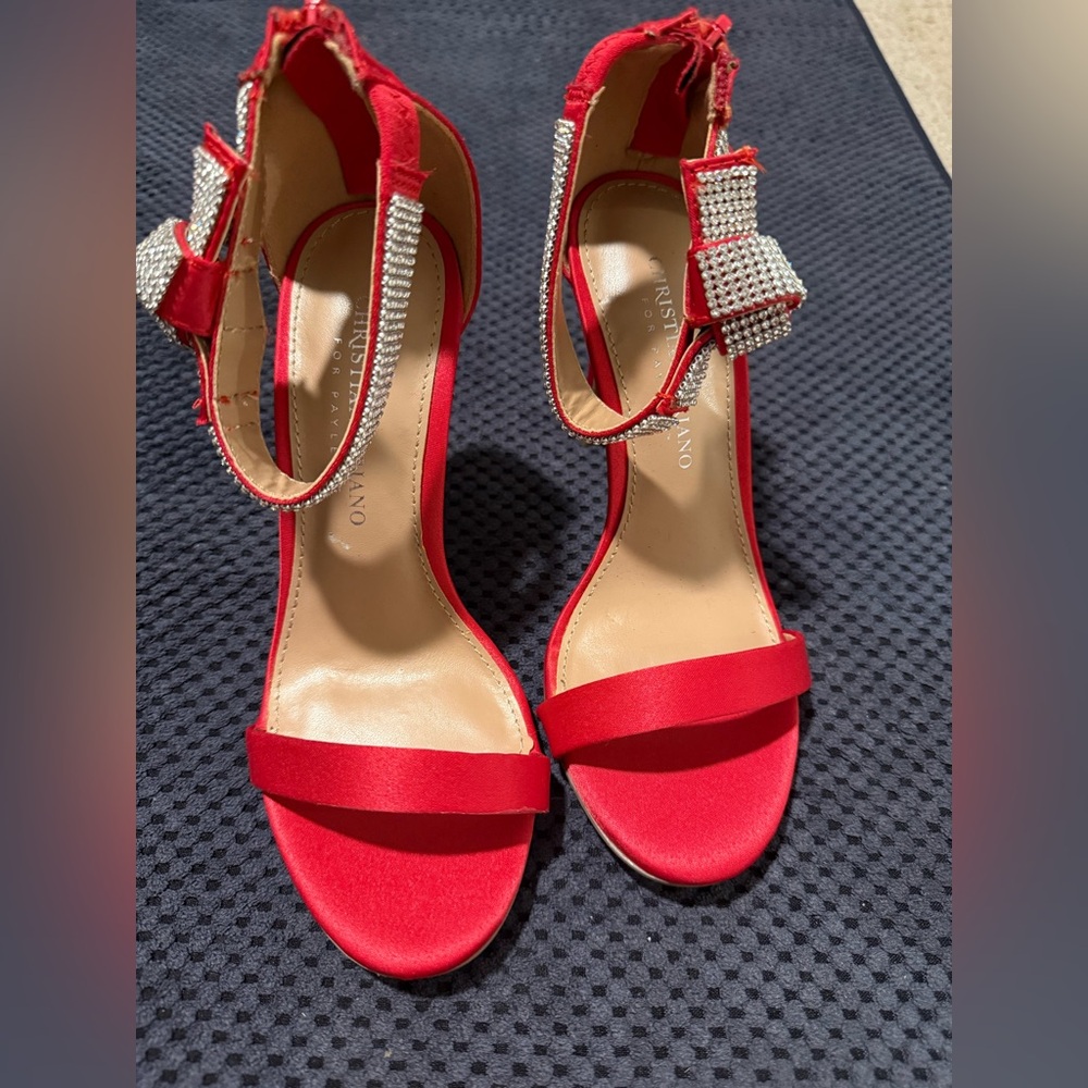 Christian Siriano pay for less heels. 👠